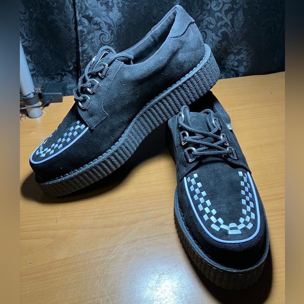 NWOT T.U.K. Black suede creepers